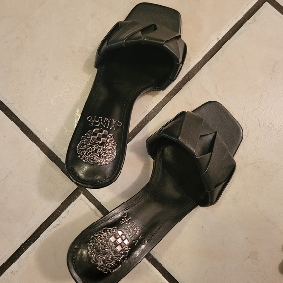vince camuto black mule heels - Picture 3 of 3